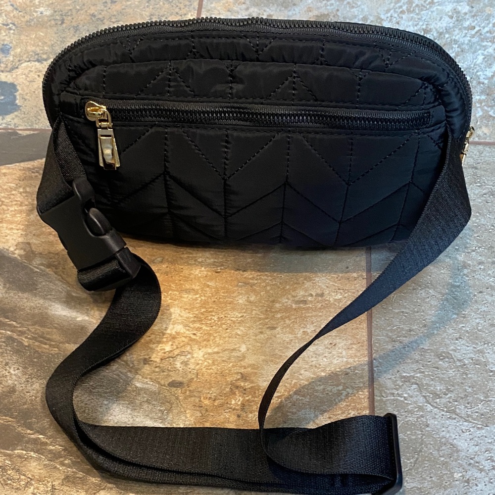 House of Harlow 1960 Black Quilted Belt Bag with Gold Hardware - Picture 7 of 7